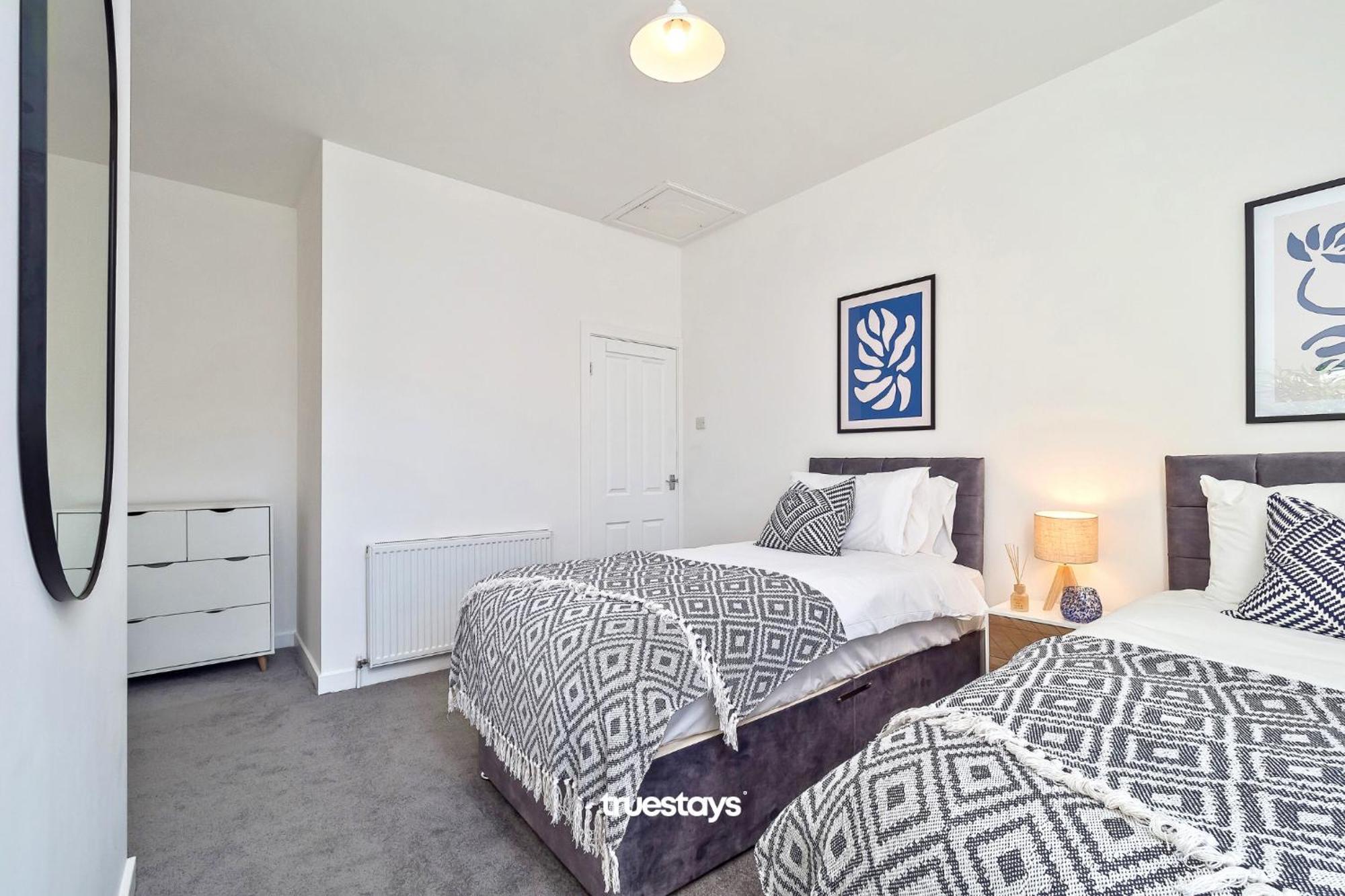 Nursery House By Truestays - 3 Bedroom House In Stoke-On-Trent Экстерьер фото